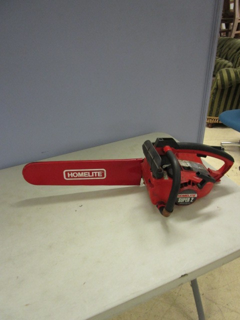 lot 504 image: HOMELITE SUPER 2 CHAINSAW