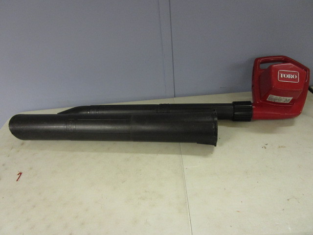 lot 505 image: TORO ELECTRIC BLOWERVAC