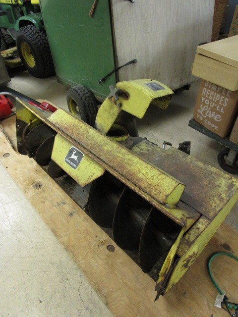 lot 500 image: JOHN DEERE SNOW BLOWER ATTACHMENT