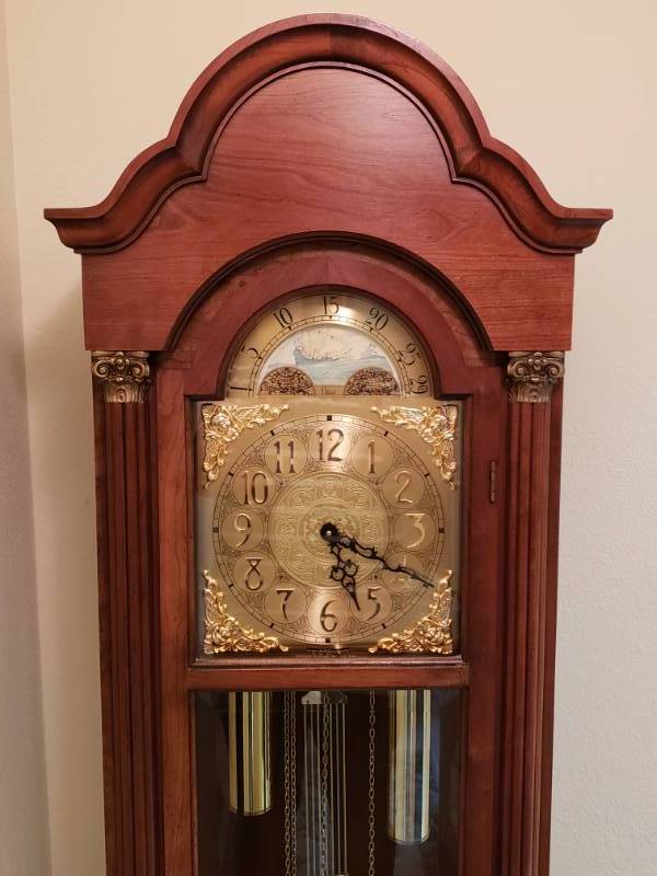 lot 21 image: Stately Colonial Grandfather Clock