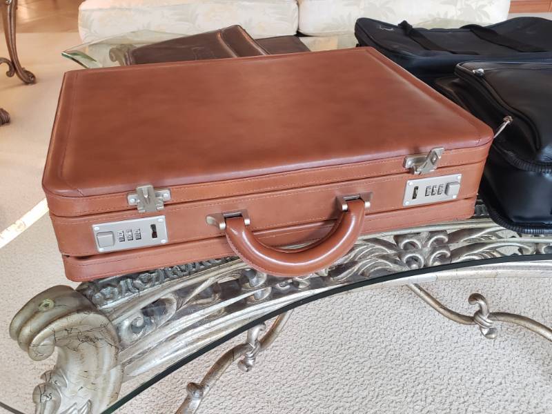 lot 43 image: Leather Briefcase, Targus Laptop Bag, Misc Bags