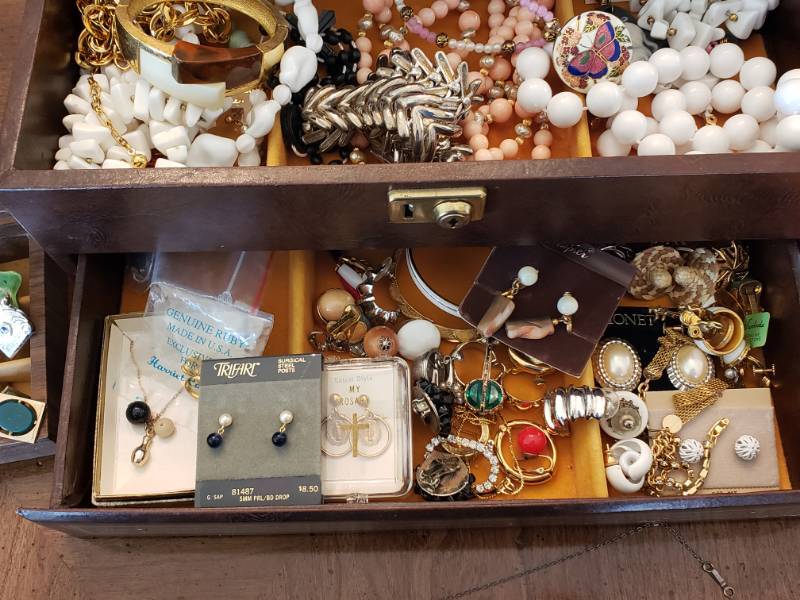 lot 55 image: Nice Lot of Jewelry and Cases Includes 14k gold, Sterling, Trifari, Costume, etc.