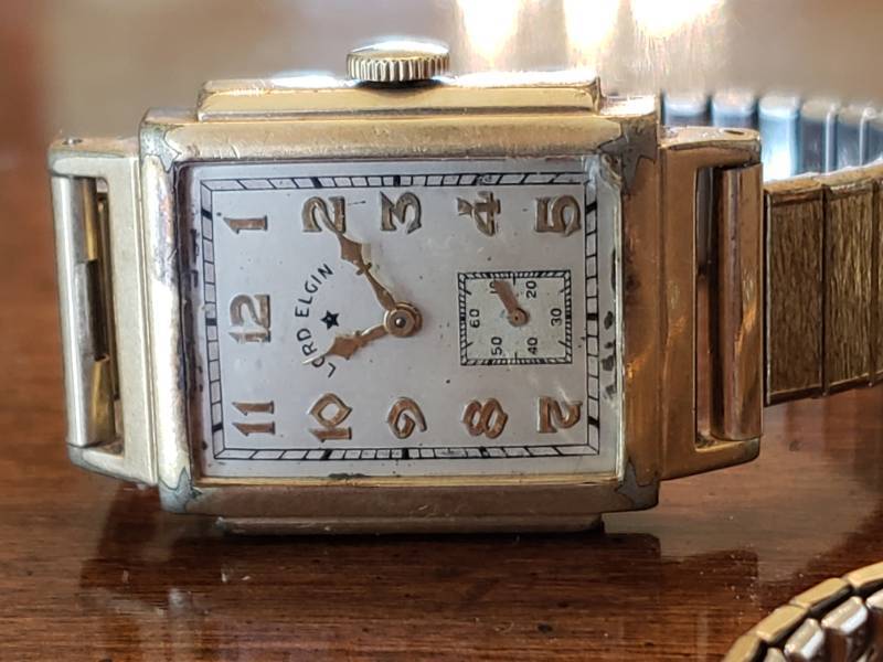 lot 58 image: Vintage Watches Lord Elgin  Caravelle  Times  Croton Nivada