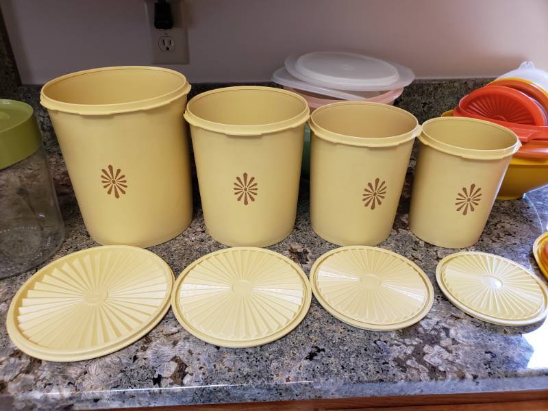 lot 63 image: Vintage Collectible Tupperware Collection