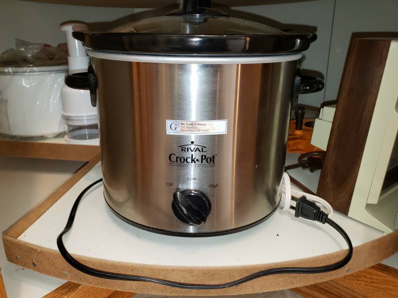 lot 79 image: Rival Crock Pots, Toaster, Can Openers, George Foreman, etc.