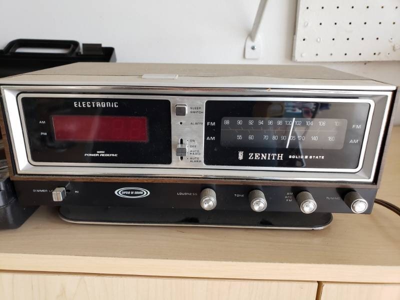 lot 162 image: Zenith Digital Radio Alarm Clock  Classic Country Music Cassette Tapes