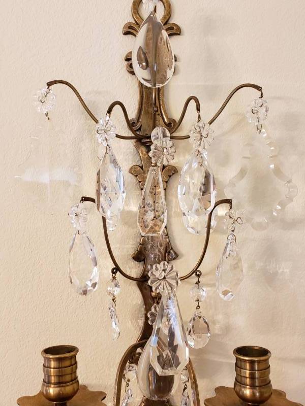 lot 7 image: Beautiful 26 Brass and Prism Five Candle Wall Candelabra
