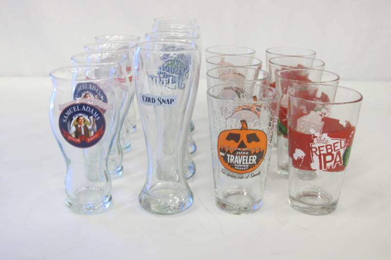 lot S5 image: Lot of 16 Glass Sam Adams Branded PintPilsner 16 oz. Glasses