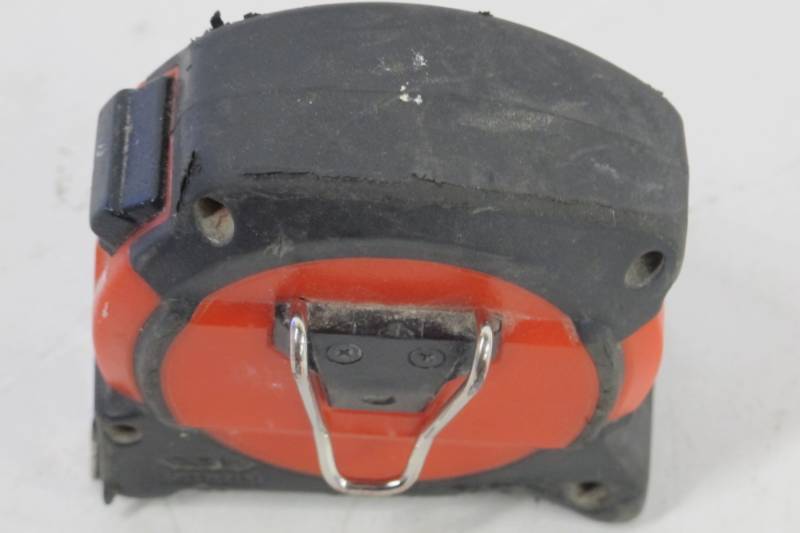 lot 130 image: Milwaukee 48-22-5525 25 General Contactor Tape Measure