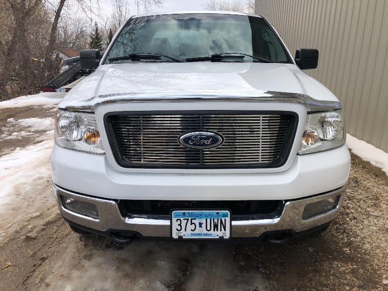 lot 4 image: 2004 FORD F-150 XLT 4X4 NO RESERVE