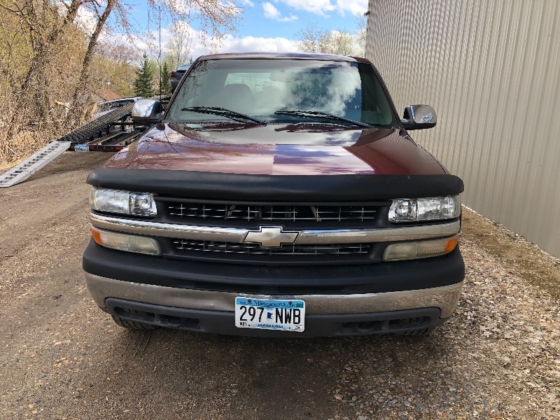 lot 8 image: 2000 SILVERADO 1500 4X4 NO RESERVE