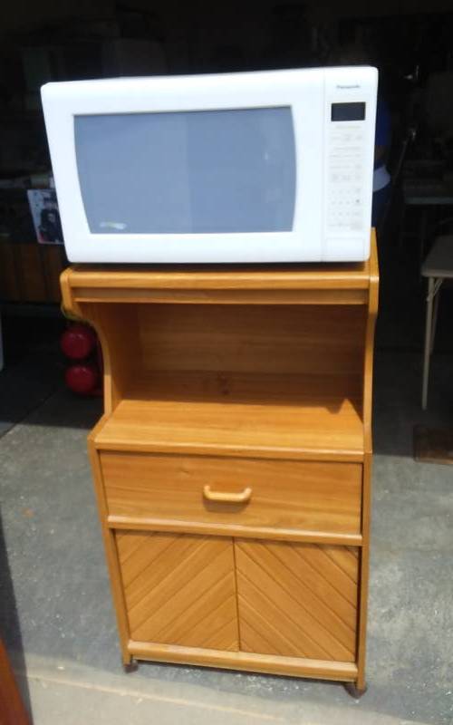 lot 31 image: Panasonic Microwave (Works), Includes Kitchen CartCabinet