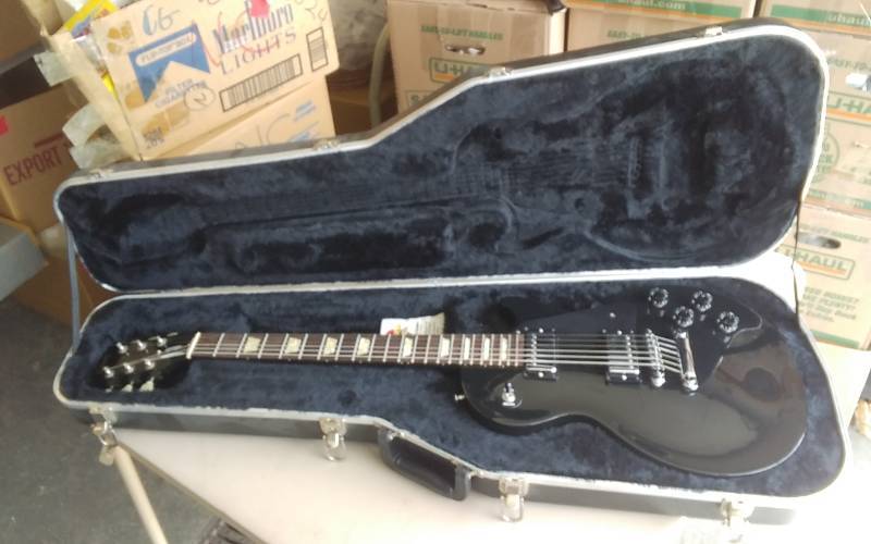 lot 36 image: Gibson Les Paul Studio Electric Guitar With Hard Case #90246333 Made In USA
