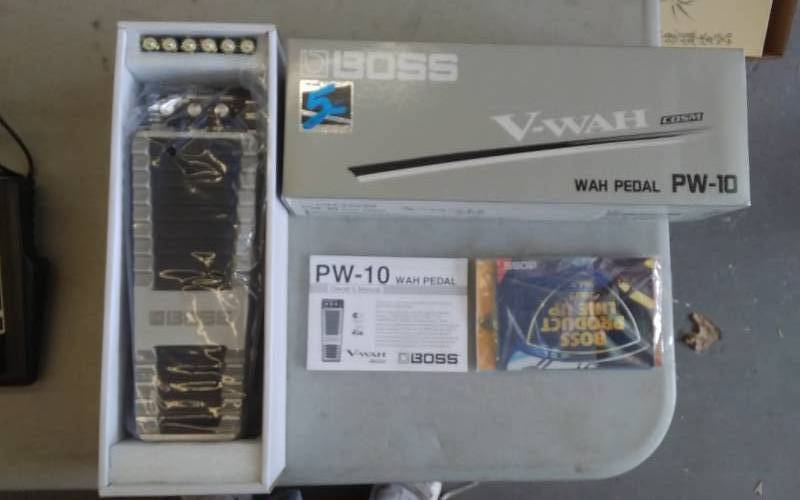 lot 41 image: BOSS V-WAH PW-10 Pedal (In Box)