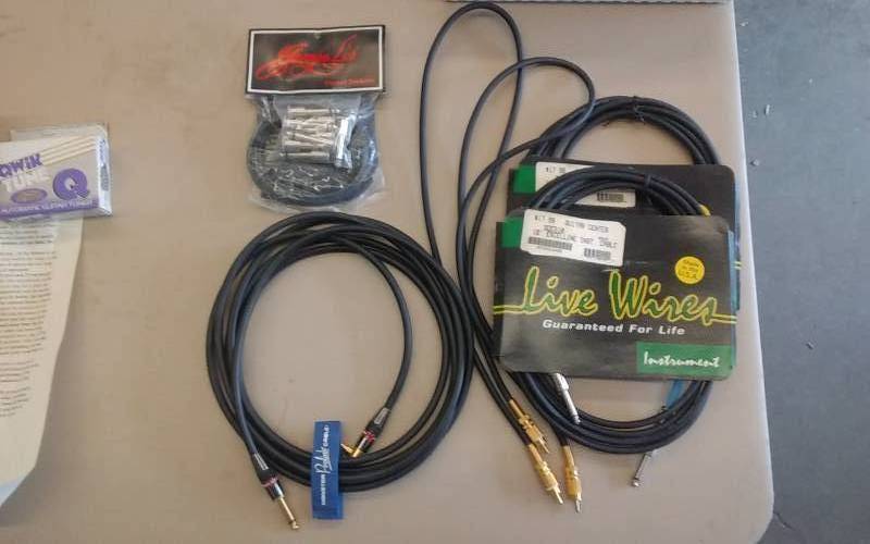 lot 48 image: Assorted Guitar Audio CablesLive Wires