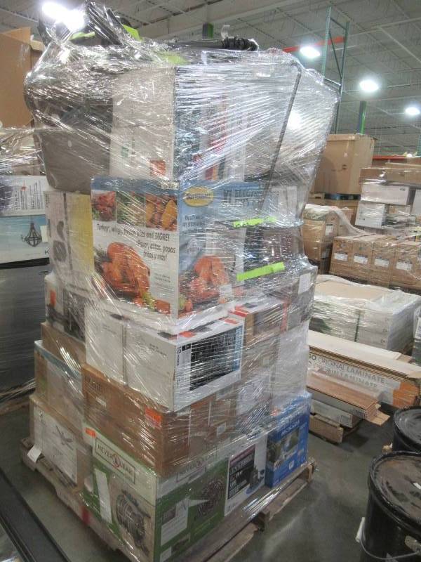 lot 49 image: WHOLESALE MIXED PALLET OF RETURNS - SMALL APPLIANCES, TOOLS, LIGHTING AND MORE