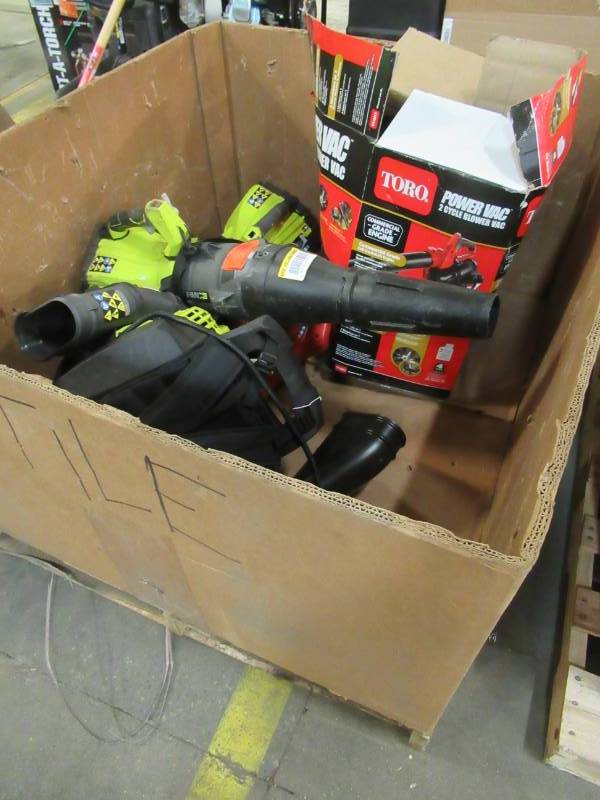 lot 8 image: WHOLESALE MIXED PALLET OF RETURNS - GAS POWERED LEAF BLOWERS
