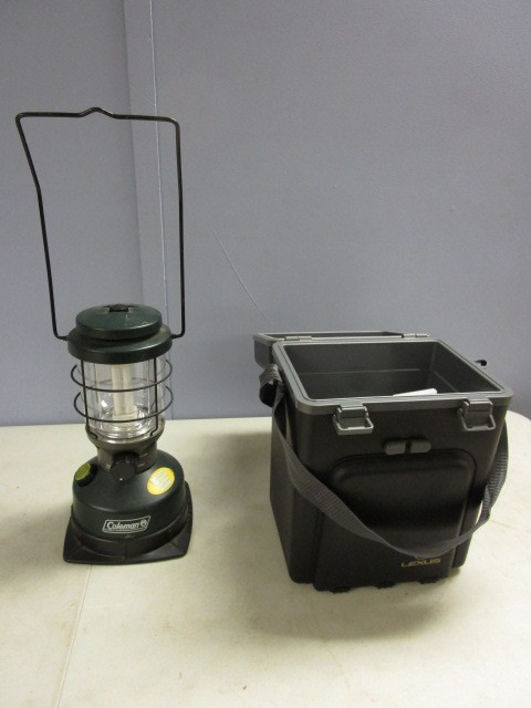 lot 611 image: LEXUS PICNIC COOLER AND COLEMAN LANTERN