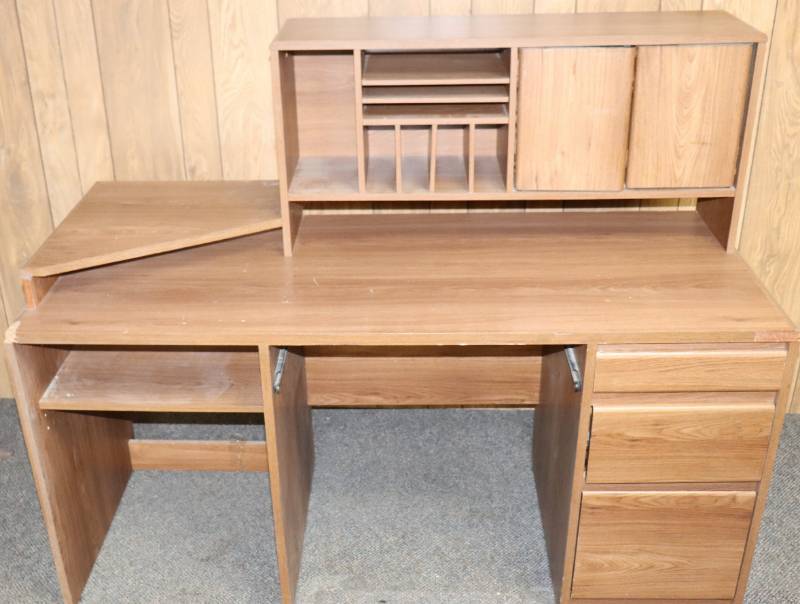 Wood Desk w Computer Corner