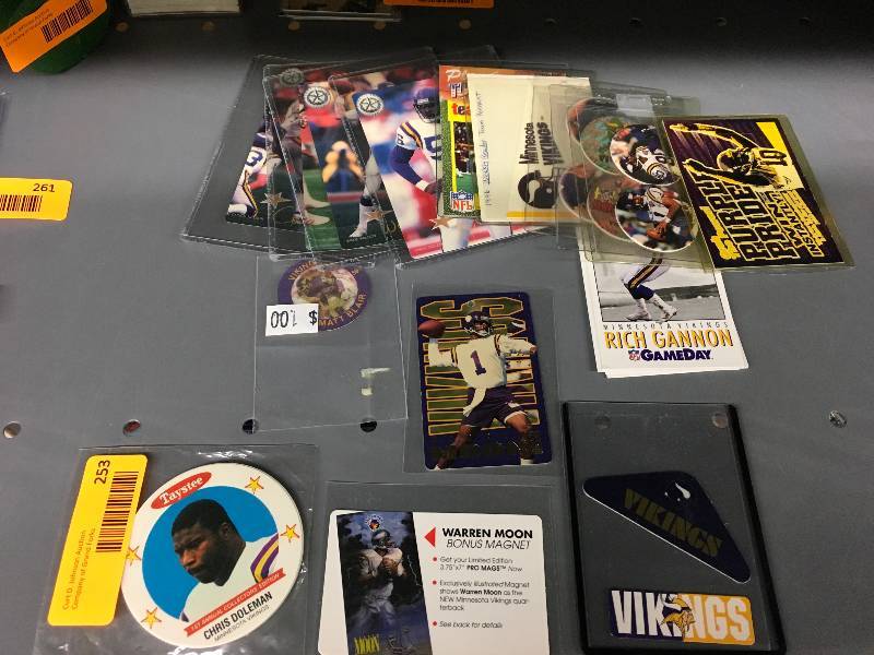 lot 253 image: Minnesota Vikings Memorabilia