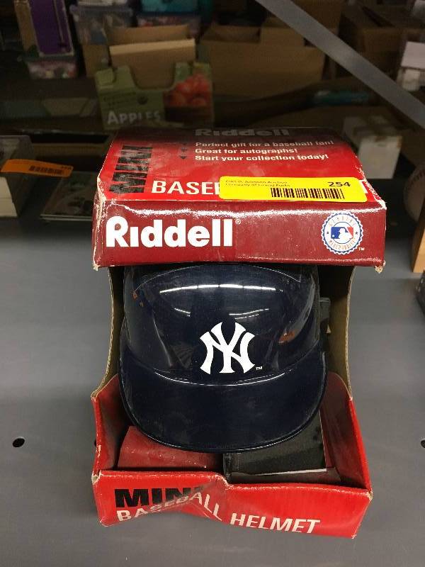 lot 254 image: New York Yankees Riddell Mini Helmet