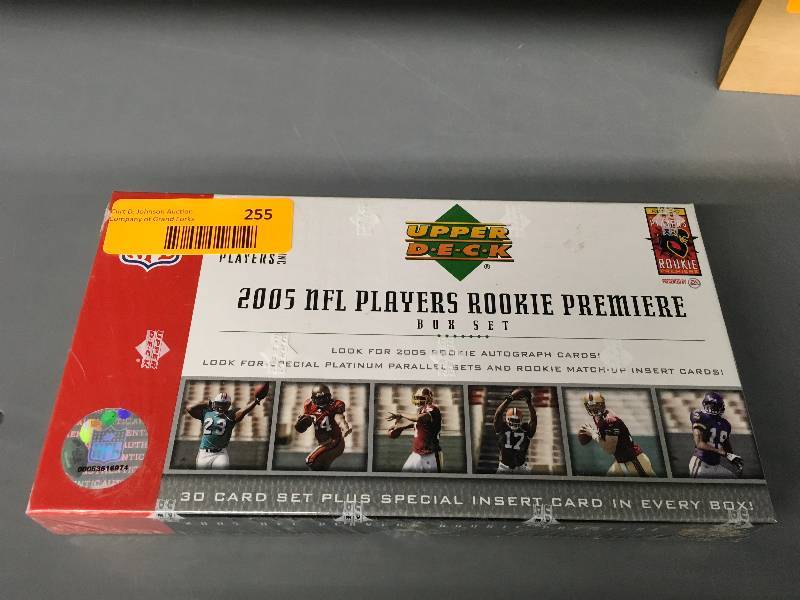 lot 255 image: 2005 Upper Deck NFL Players Rookie Premiere Box Set