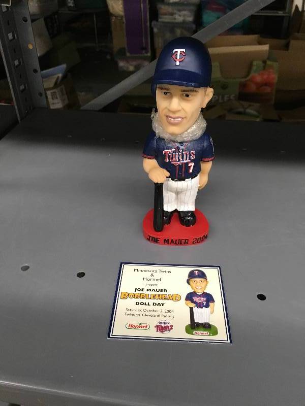 lot 267 image: Joe Mauer Bobble Head - Friends & Family Limited