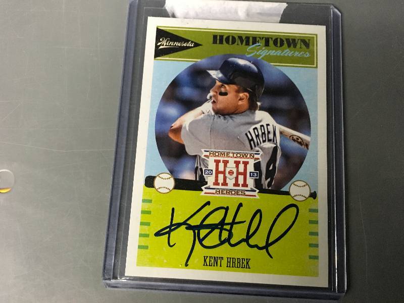 lot 268 image: Autographed Kent Hrbek Card