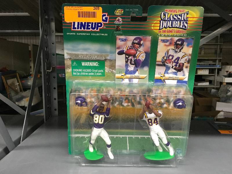 lot 269 image: Starting Lineup Classic Doubles Figurines- Chris Carter Randy Moss