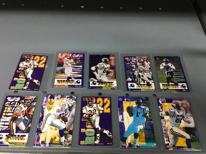 lot 277 image: Minnesota Vikings Magnets