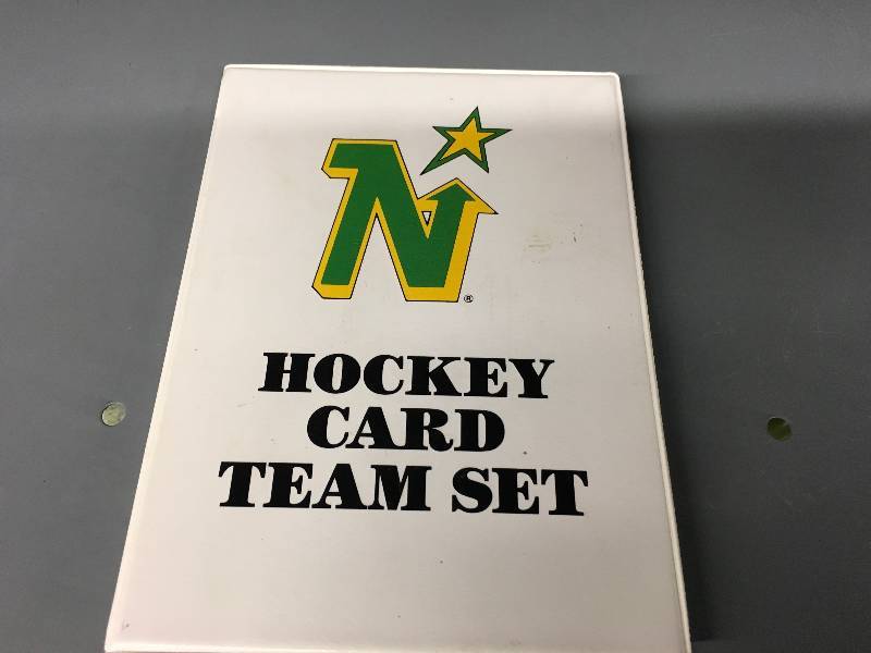 lot 282 image: Minnesota Northstars Hockey Card Team Set