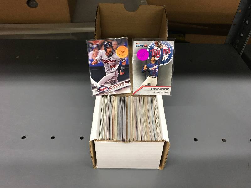 lot 296 image: Minnesota Twins Stars Prospects Small Box Card Set