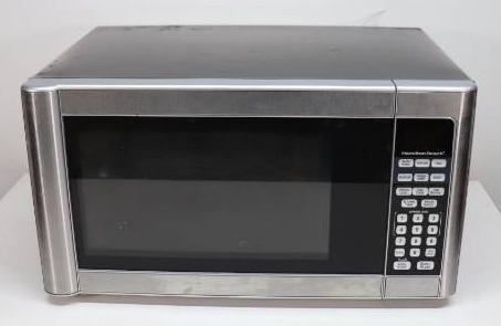lot 15 image: Microwave
