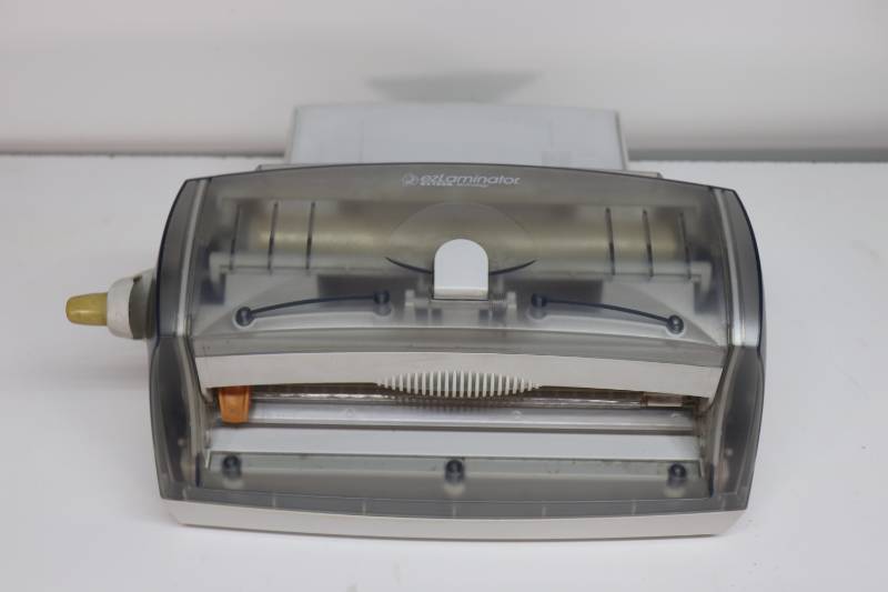 lot 32 image: Hand Laminator