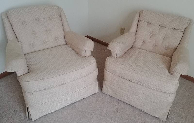 lot 2 image: Krader-Wolf Chair Set