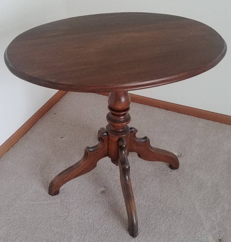 lot 5 image: Oval Tall Table