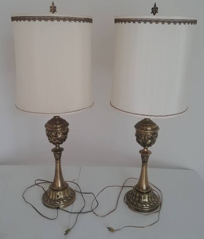 lot 12 image: Pair of Brass Lamps