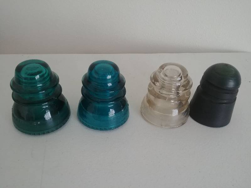 lot 29 image: Vintage Glass Insulators