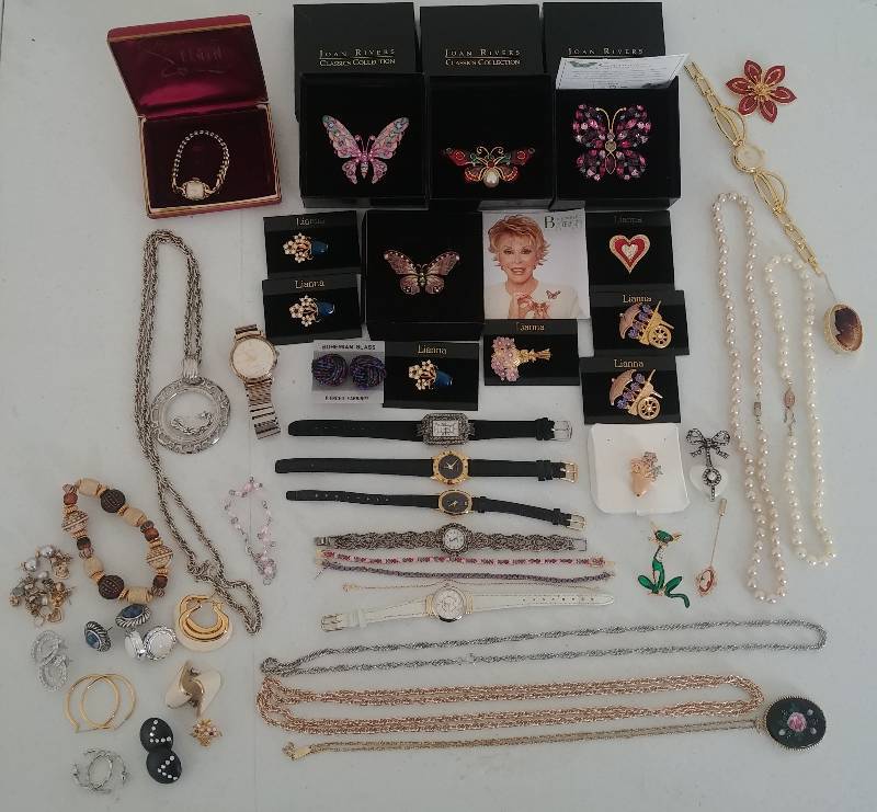 lot 37 image: Estate Jewelry Collection