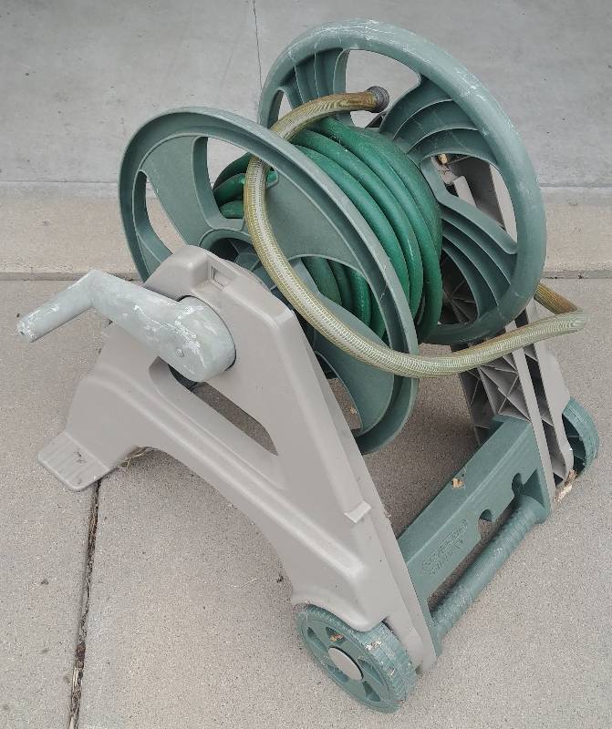 lot 40 image: Hose Reel with Hose