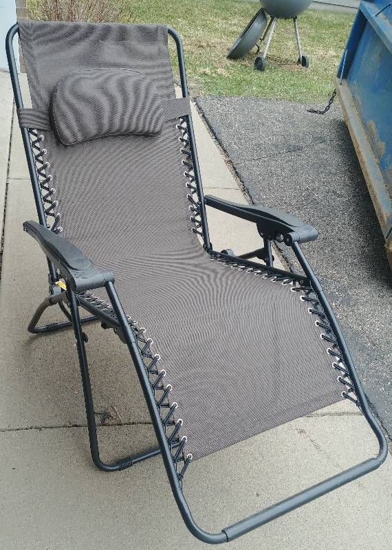 lot 42 image: Reclining Lounge Chair, collapsable