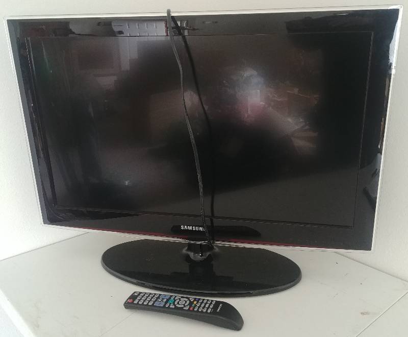 lot 58 image: Samsung 32 tv, tested as-working