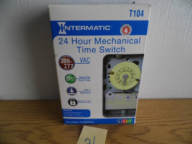 lot 21 image: Intermatic Mechanical Timer