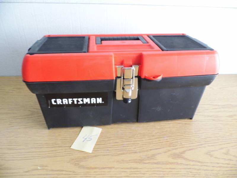 lot 45 image: Craftsman Toolbox