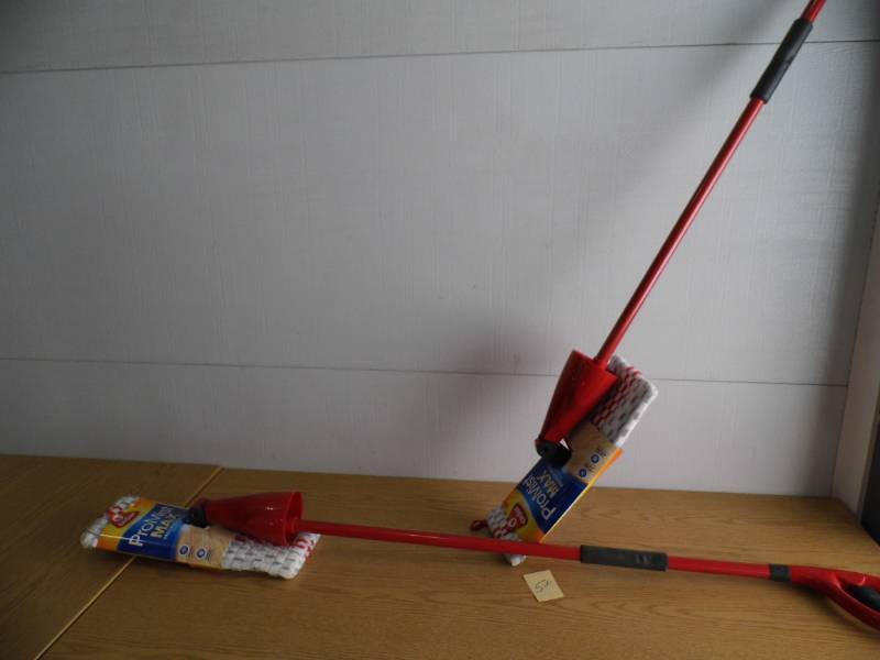 lot 52 image: Lot of 2 Ocedar Mist Max Mop