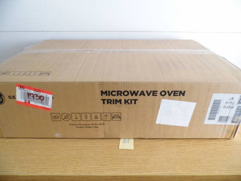 lot 61 image: Microwve Oven Trim Kit