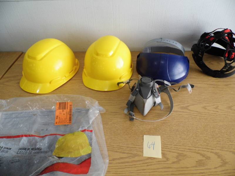 lot 64 image: 3M Hard Hat Kit