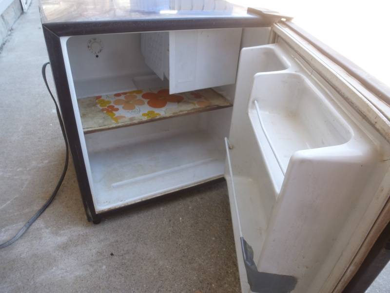 lot 17 image: Absocold Refrigerator