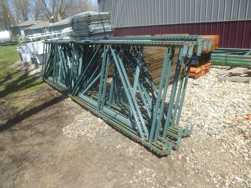 lot 7 image: Pallet Racking