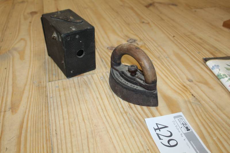lot 429 image: Antique caner case and cast iron